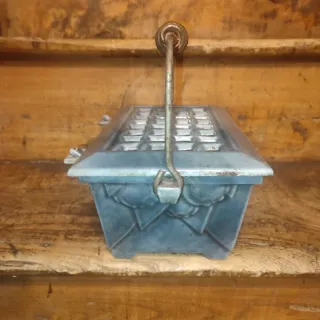 Brasero Antiguo de Hierro Esmaltado Portátil