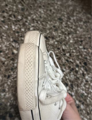 Zapatos estilo Converse blancos