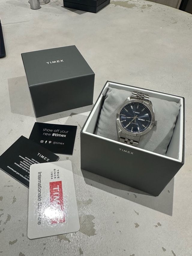 Reloj Timex Waterbury Plata y Azul