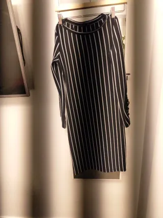 Vestido Bershka rayas blanco y azul. Talla s