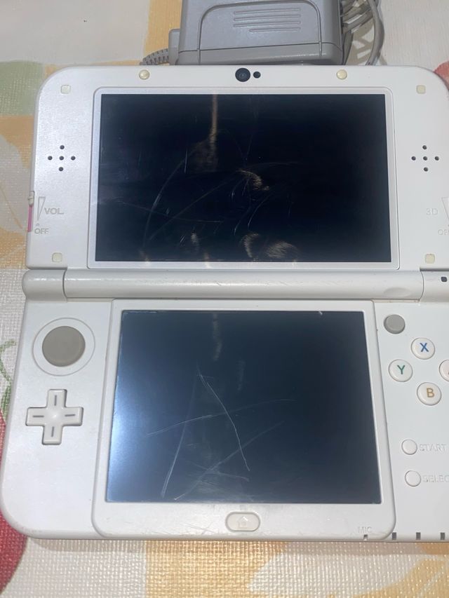 New Nintendo 3DS Rosa con Cargador