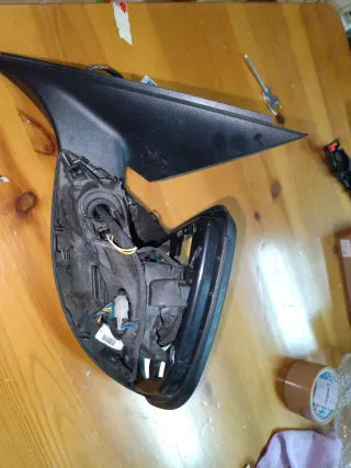 Retrovisor Mercedes Clase C A2058101102 izquierdo.