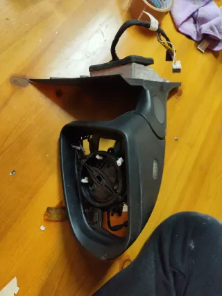 Retrovisor Mercedes Clase C A2058101102 izquierdo.