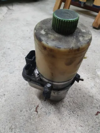 Bomba de dirección asistida