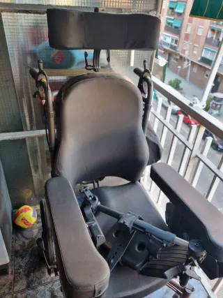 Silla de ruedas para discapacidad