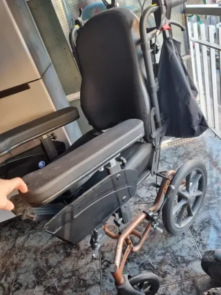 Silla de ruedas para discapacidad