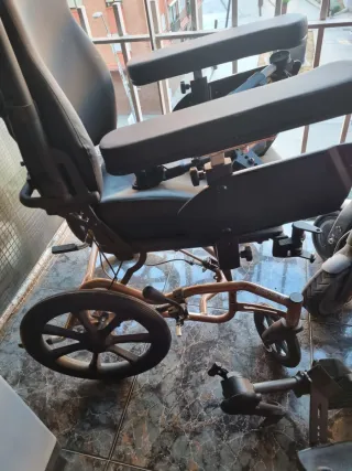 Silla de ruedas para discapacidad
