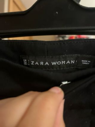 Pantalón Zara negro con raya lateral