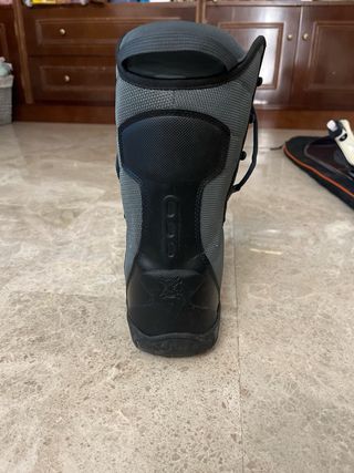 Pack snowboard completo tabla + fijaciones + botas