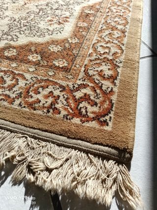 Tappeto decorativo 148x52 cm a fondo marrone