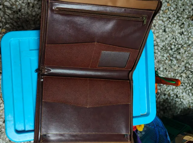 Valigetta in pelle marrone