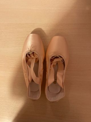 Zapatillas de ballet rosa y beige
