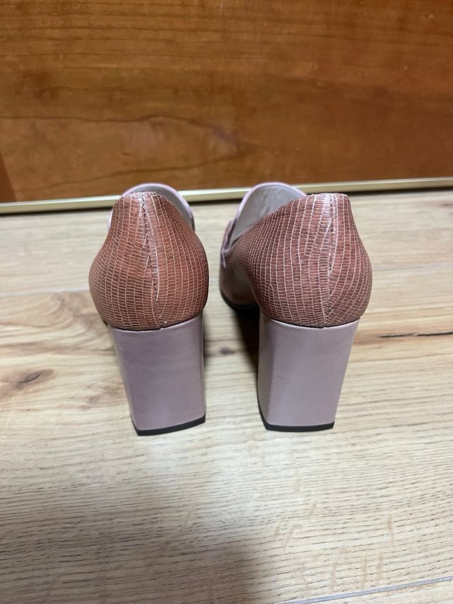 Mocasines Lodi Piel Rosa y Dorado