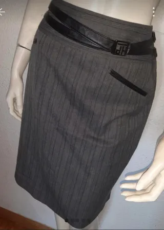 Falda Pedro del Hierro gris talla 46.