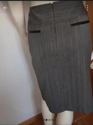 Falda Pedro del Hierro gris talla 46.