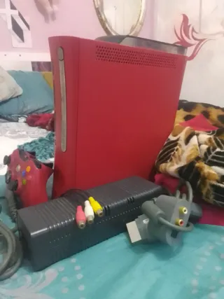 Xbox 360 Rojo con Accesorios