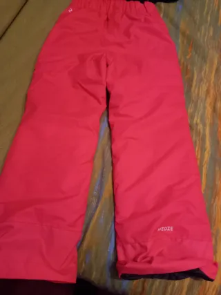 Pantalón de nieve niña rosa con tirantes.T8