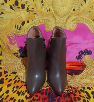 Botines de  Zara de  Piel color Marrón Talla 38