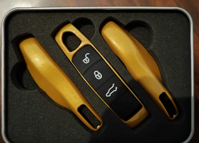 Funda Llave Coche Dorada 3 Botones