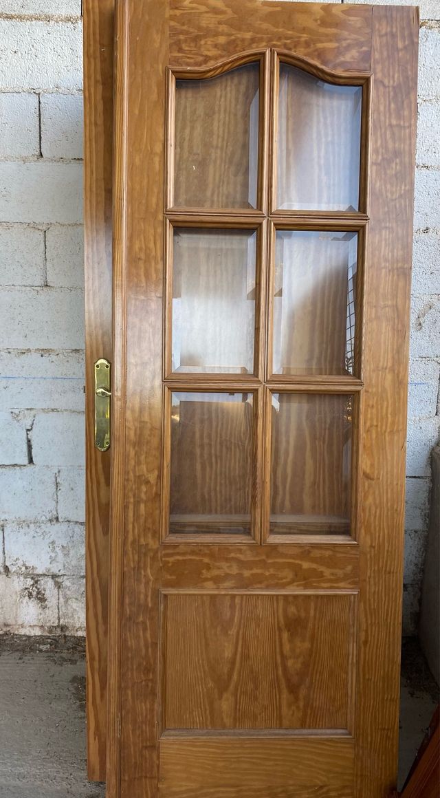 Puertas de pino en buen estado