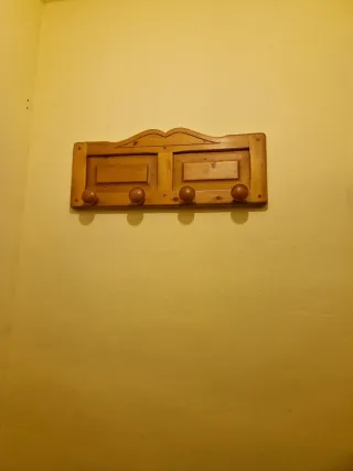 Perchero de madera rústico