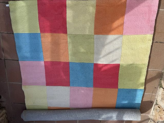 Tapete de pelo com design de quadrados 1,55x2,35 m