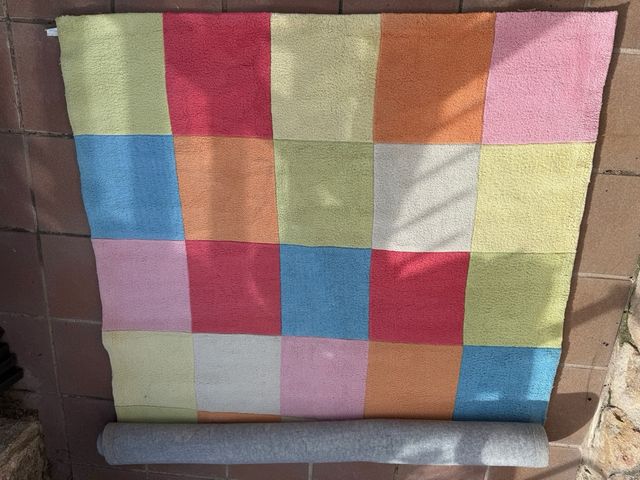 Tapete de pelo com design de quadrados 1,55x2,35 m