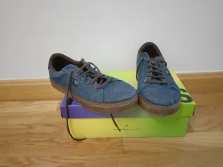 Zapatillas Timpers azules y marrones