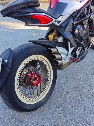 MV Agusta Dragster 800RR