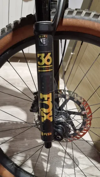 Bicicleta Eléctrica Giant Mejorada talla L 27,5