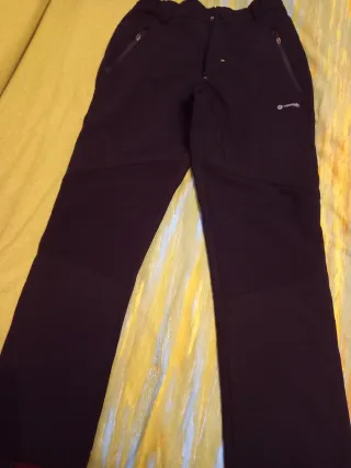 Pantalon montaña niña. Talla 10