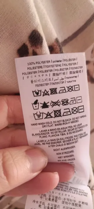 Pañuelo Guess Beige y Marrón