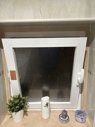 Janela de Alumínio Oscilo-Batente