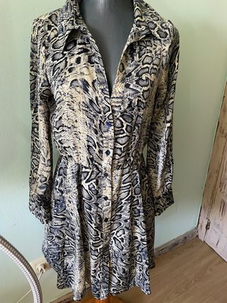 Vestido camisero estampado serpiente Talla L
