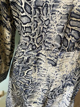 Vestido camisero estampado serpiente Talla L