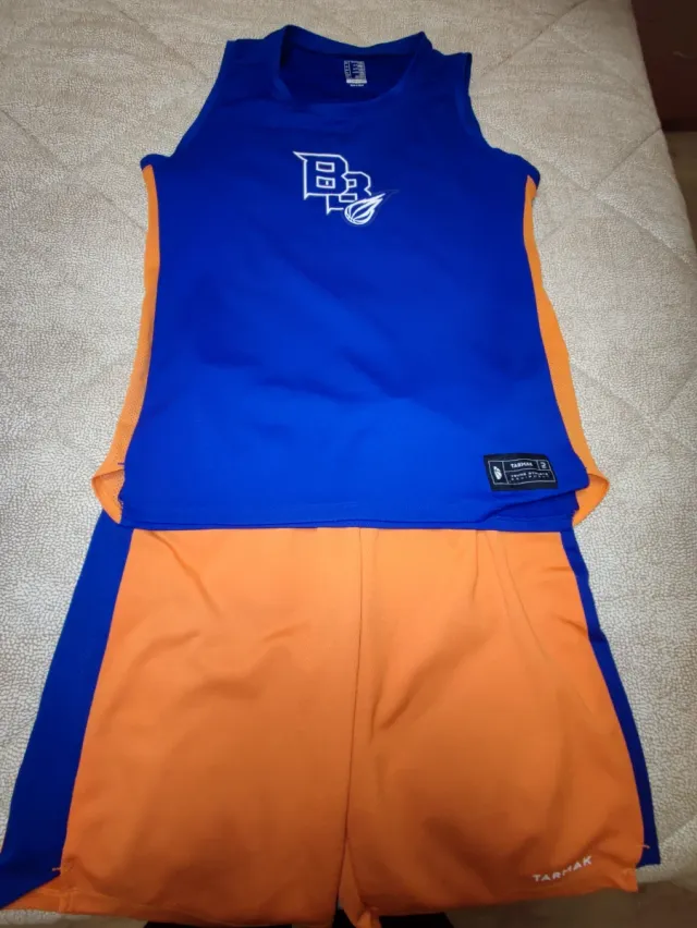 Lote 2 equipaciones baloncesto Tallas 12-14