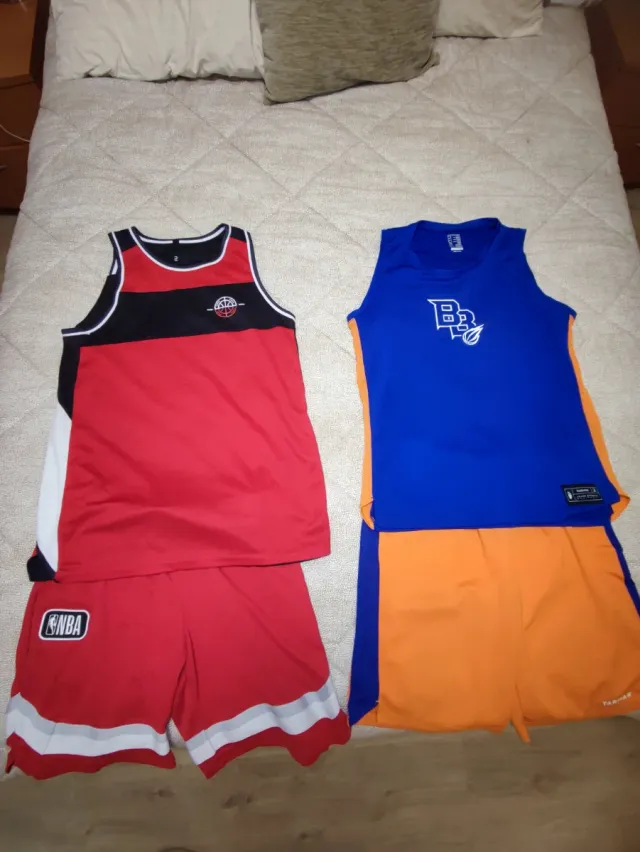 Lote 2 equipaciones baloncesto Tallas 12-14