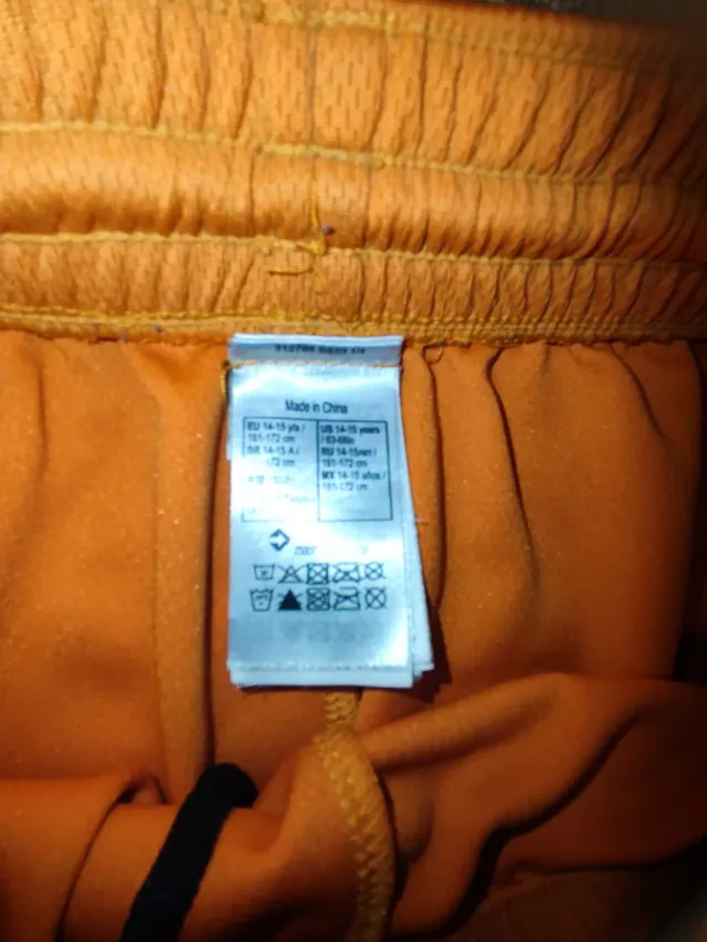 Lote 2 equipaciones baloncesto Tallas 12-14