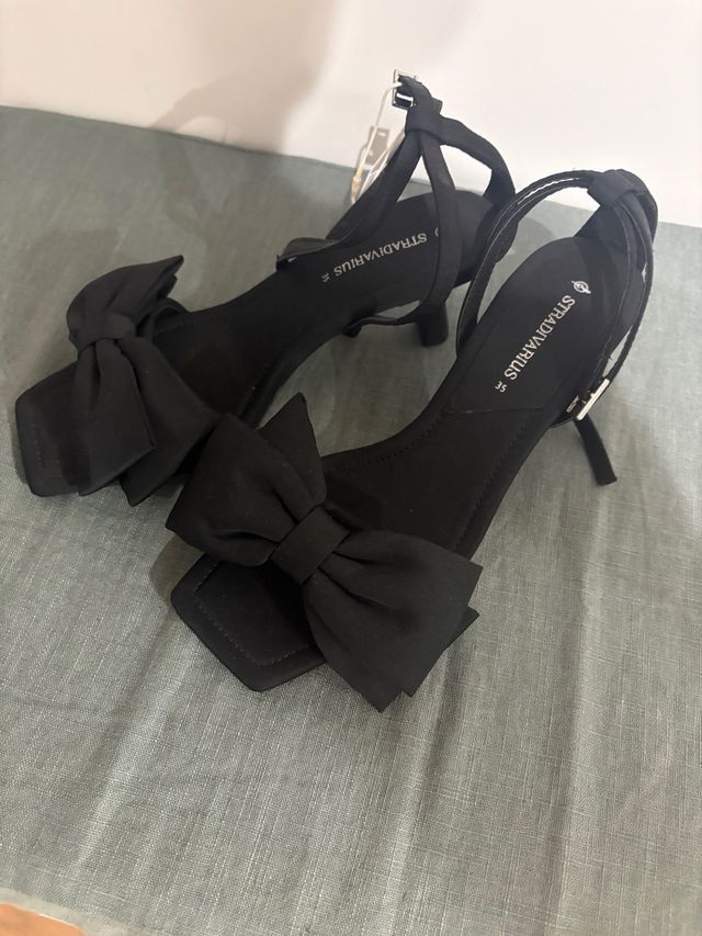 Sandalias Stradivarius Negras Lazo