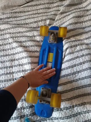 Monopatín azul para niños