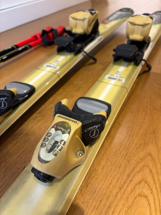 Conjunto Infantil Esquí: Skis, Botas y Bastones