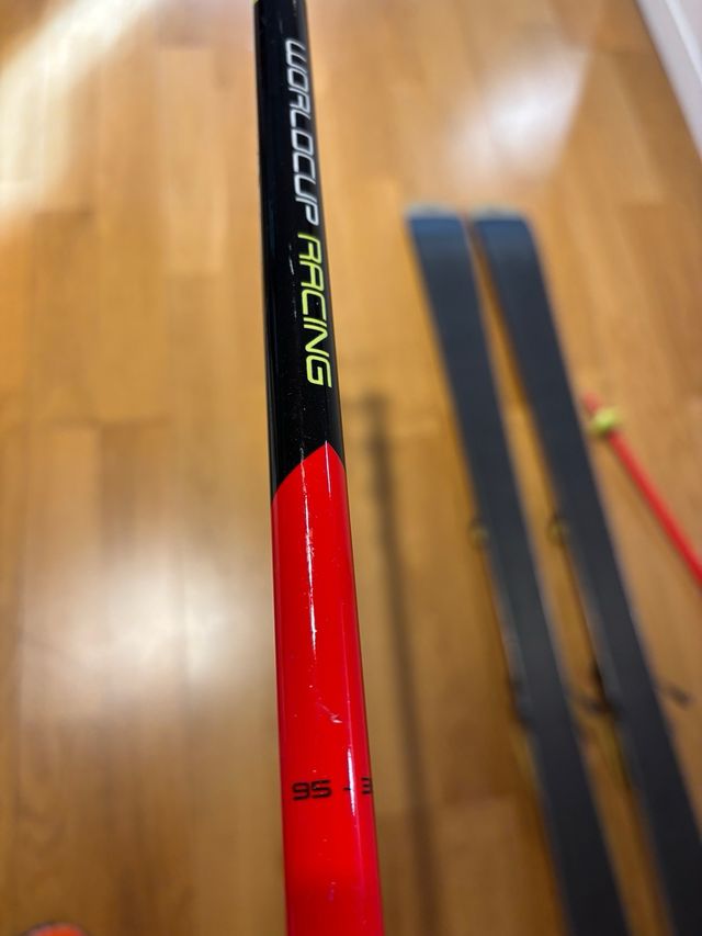 Conjunto Infantil Esquí: Skis, Botas y Bastones