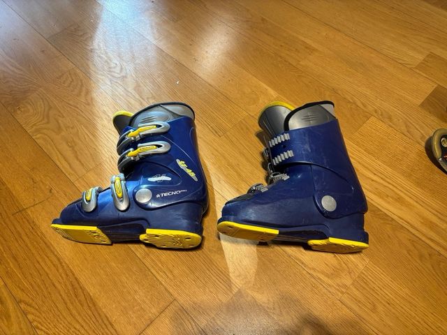 Conjunto Infantil Esquí: Skis, Botas y Bastones