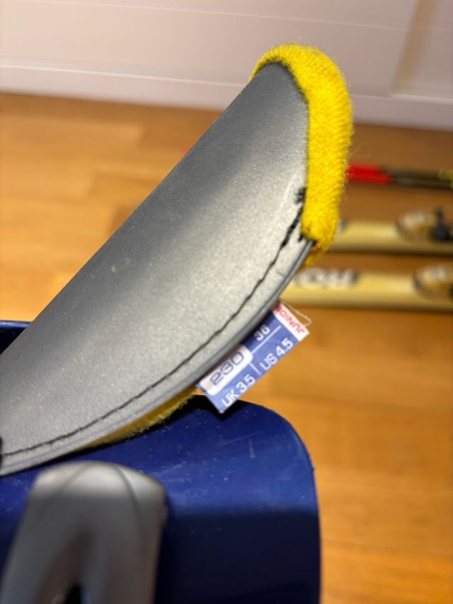 Conjunto Infantil Esquí: Skis, Botas y Bastones