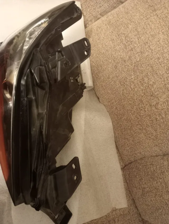 FARO LED DERECHO MAZDA 3 AÑO 2023 TOQUE