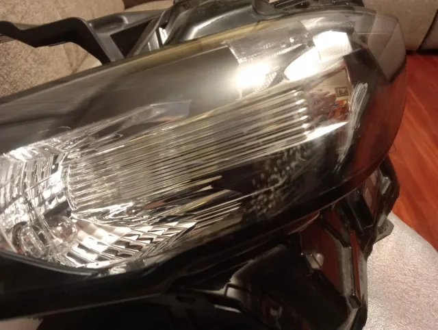 FARO LED DERECHO MAZDA 3 AÑO 2023 TOQUE