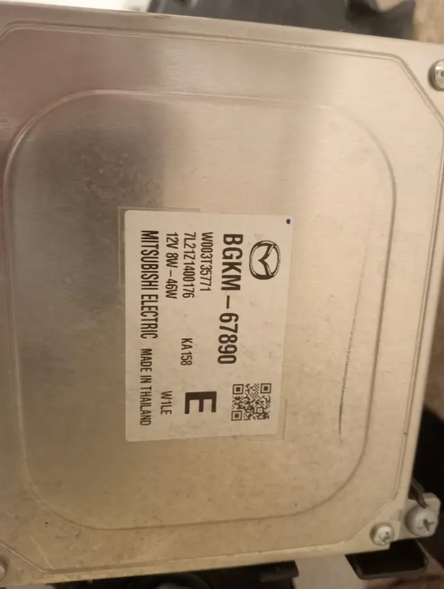 FARO LED DERECHO MAZDA 3 AÑO 2023 TOQUE