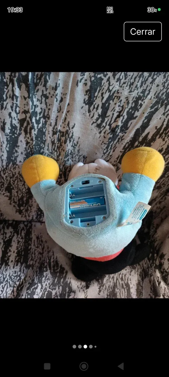 Peluche Mickey Mouse con balón