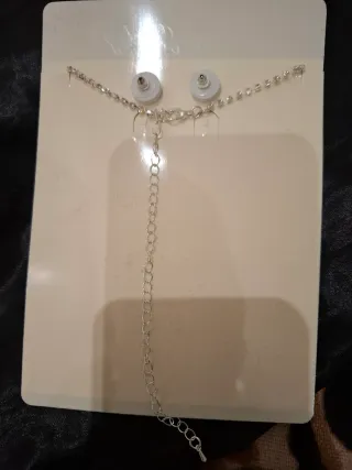 Conjunto Colar e Brincos Prateados Brilhantes