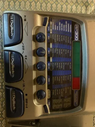 Pedaliera Digitech RP300